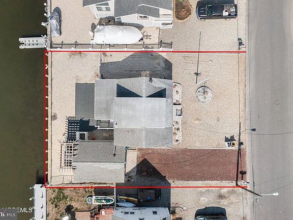 3rd image of 126 Bonita Rd