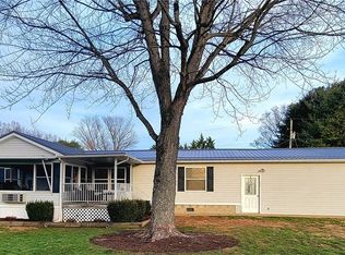 52 Cornerville Rd, Marietta, OH 45750