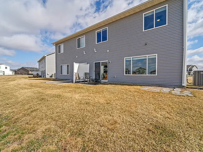 900 Kinney Cir NE — Photo 6