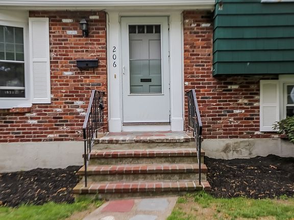 2nd image of 206 King Philip St