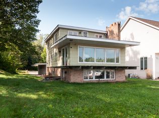 16859 Lake Rd, Spring Lake, MI 49456