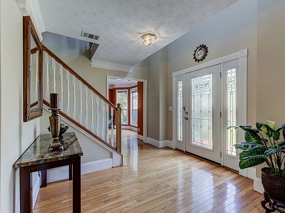 3rd image of 6569 Shady Creek Ct