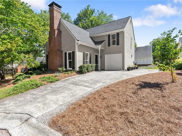 301 Roswell Green Ln, Roswell, GA 30075