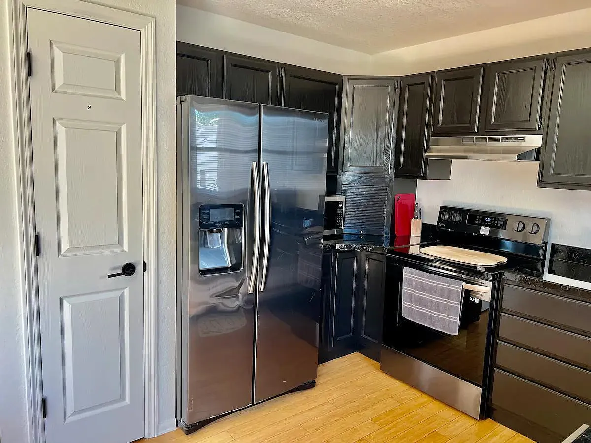 802 Amsterdam Boulevard - 1 — Photo 4