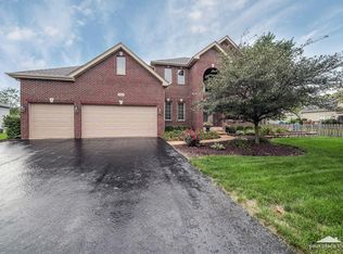 345 Prairieview Dr, Oswego, IL 60543