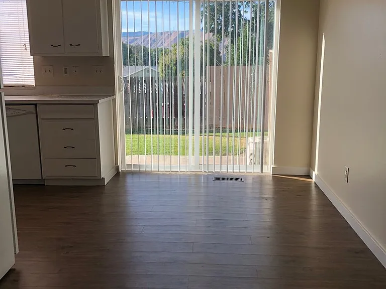 1450 Baker 1451 Ashland — Photo 5