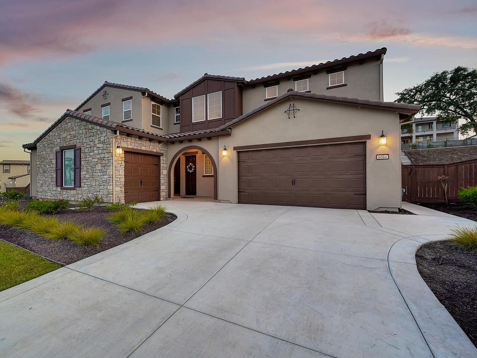 1st image of 8064 Benevento Dr