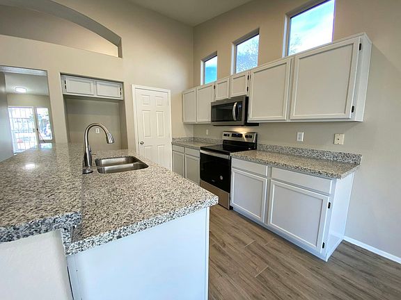 5th image of 4307 E San Remo Ave