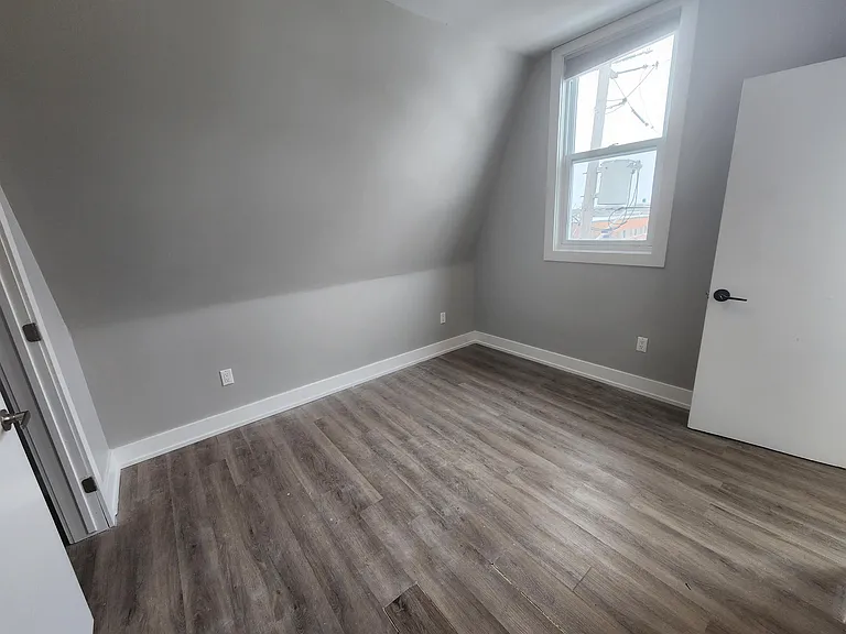 444 Cambridge St S — Photo 7