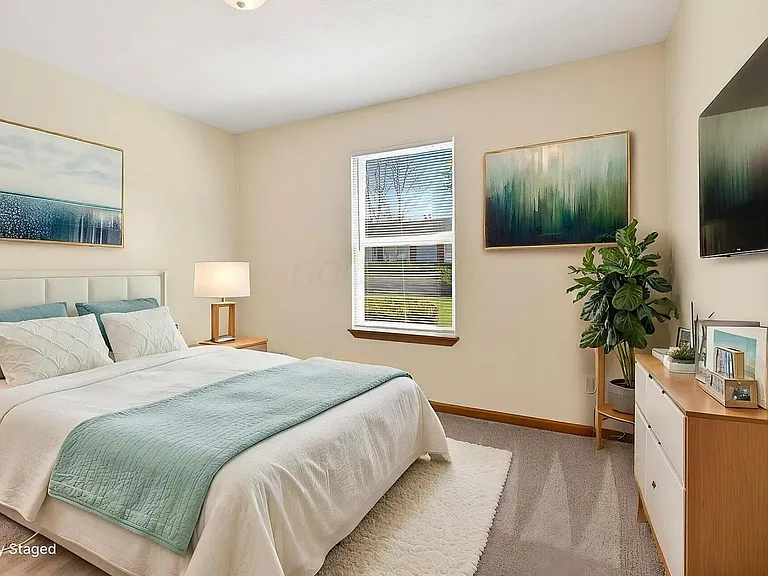 28 & 30 Vernon Ave #28C — Photo 8
