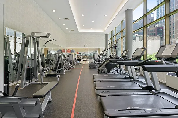 Sold by Mdrn Residential | media 13