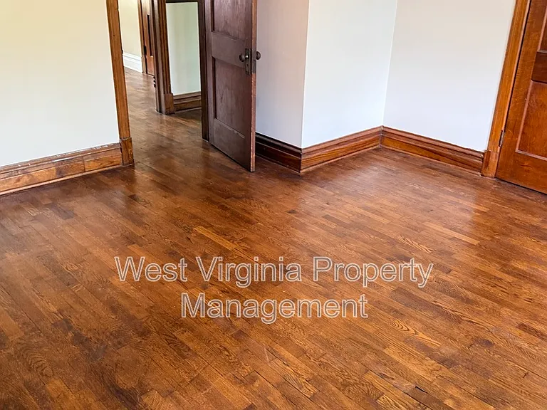 102 Temple St — Photo 18