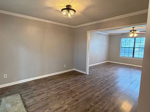 3rd image of 98 Hidden Lake Ct
