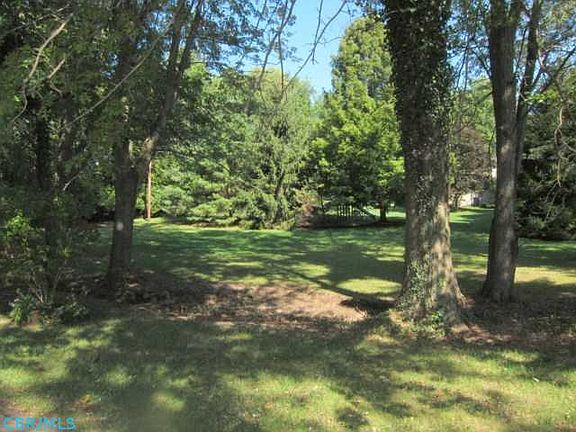 3rd image of 426 Knoll Dr SW