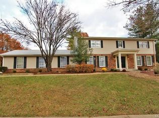 1512 Woodroyal East Dr, Chesterfield, MO 63017