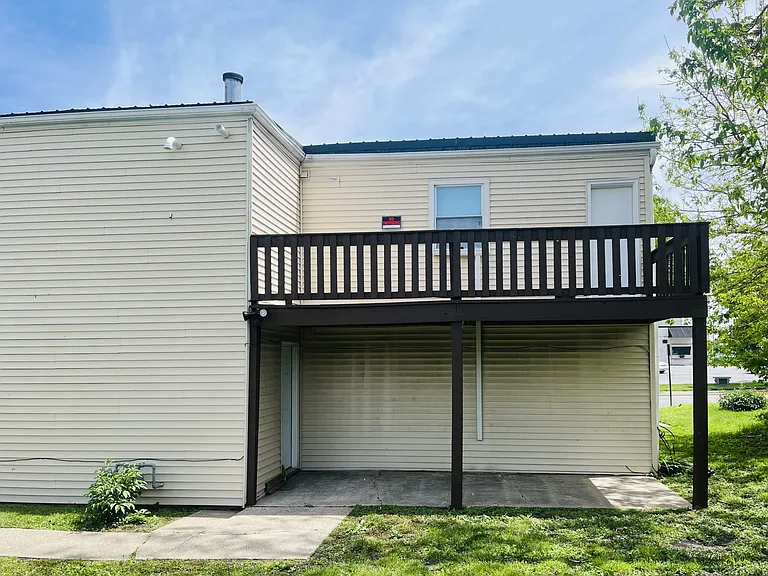 311 N West St — Photo 9