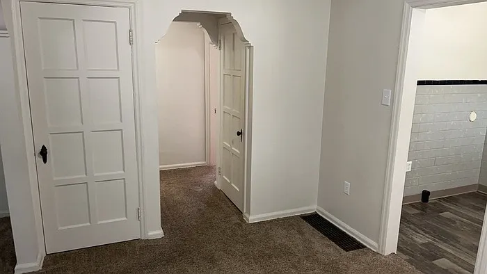1076 Sherwood Dr — Photo 11