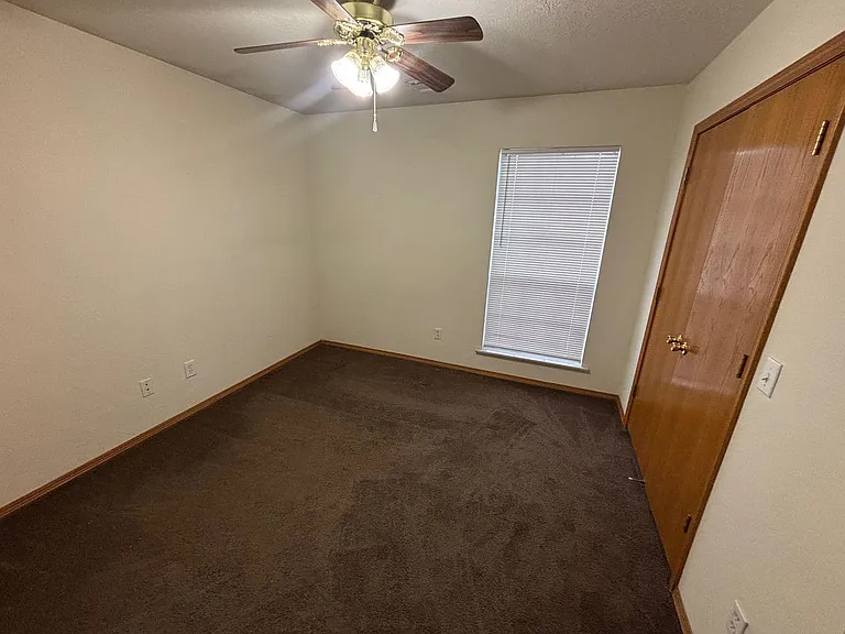 2207 N Burdick St — Photo 6