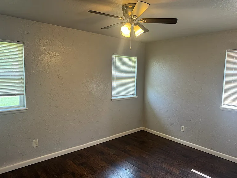 2908 SW 65th Pl — Photo 8