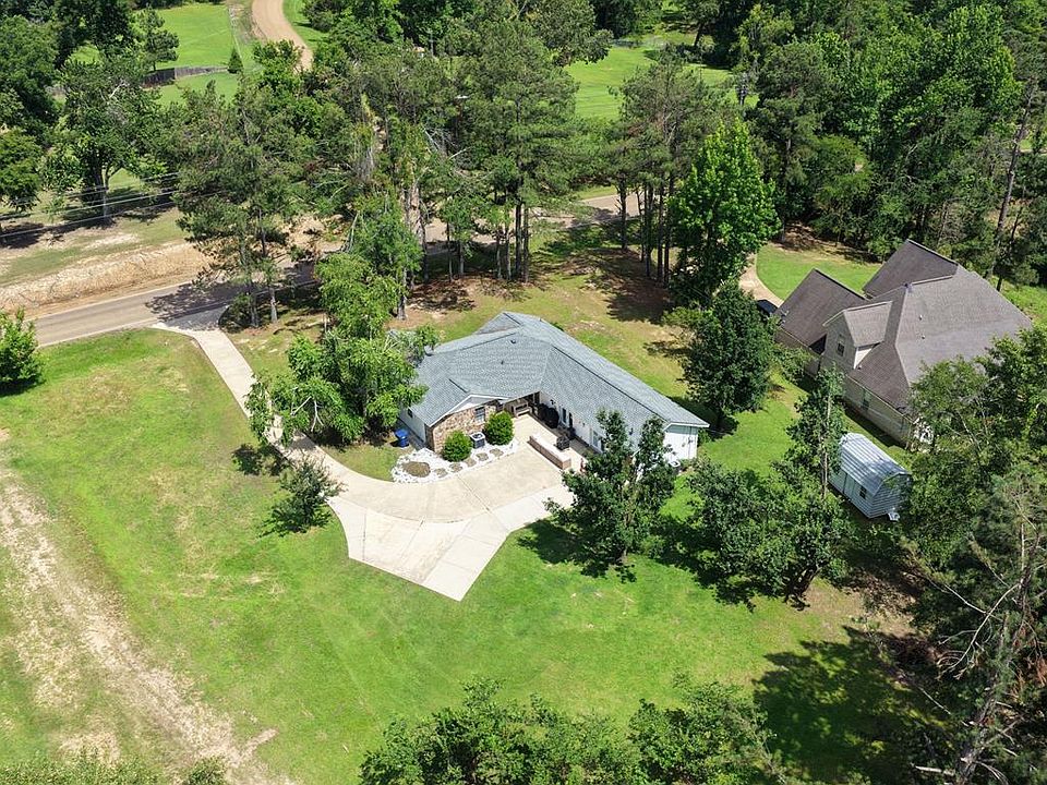 1st image of 415 Woodland Rd