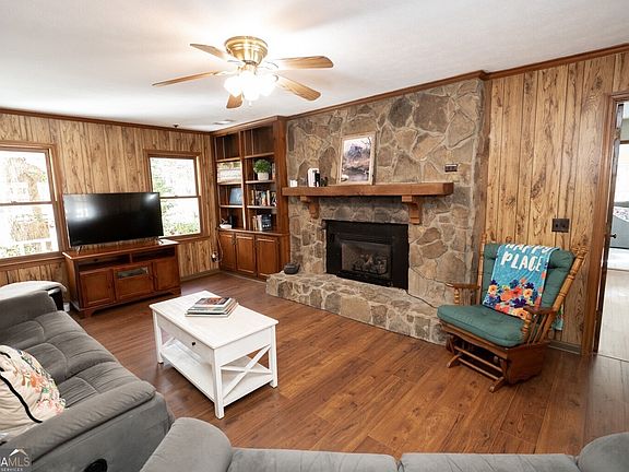3rd image of 371 Mountain Hill Rd