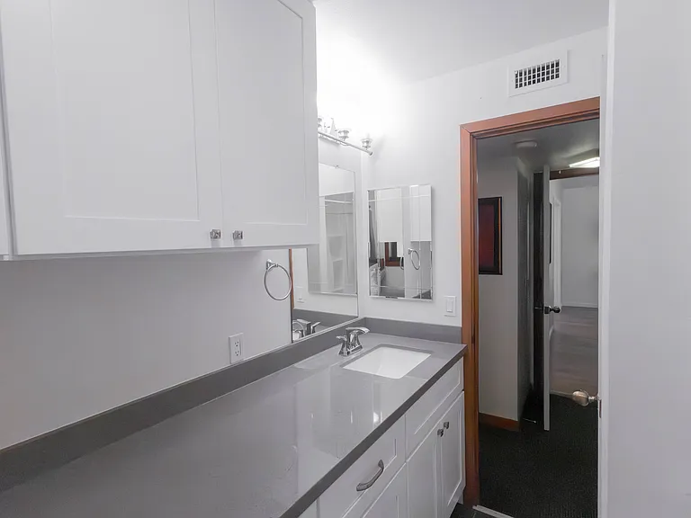207 3rd St #320 — Photo 24