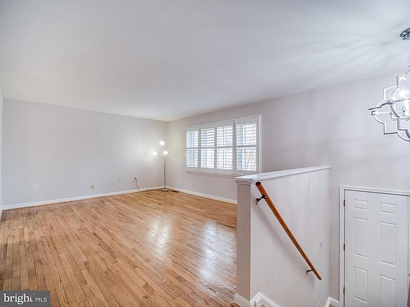 5th image of 5213 Beverly Ct
