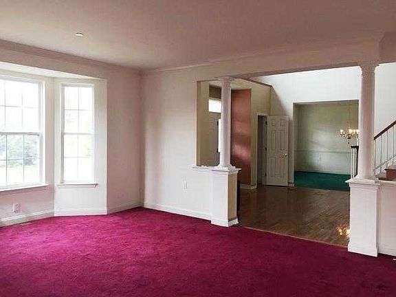 Living Room & Entrance