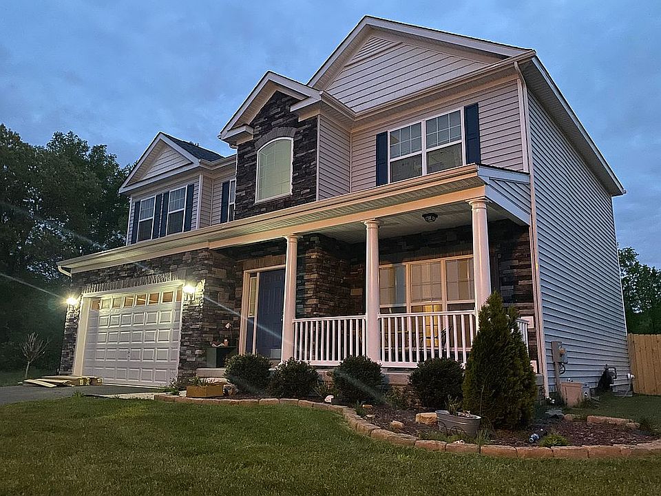 1st image of 214 Laks Ct