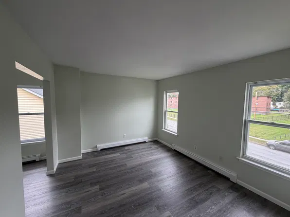 202 Smith St Floor 2, Poughkeepsie, NY 12601