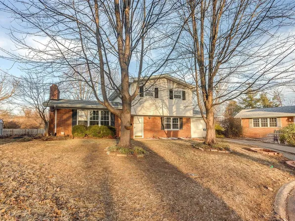 9 Cottonwood Ct, Belleville, IL 62223