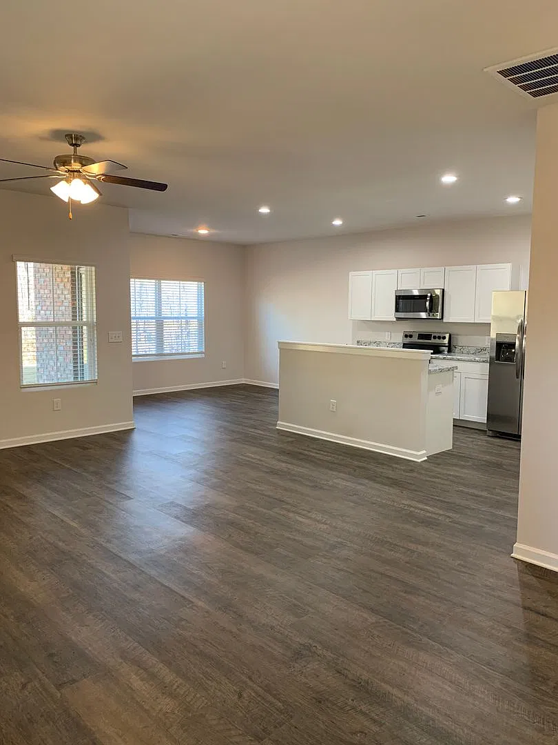Pre-Leasing Now! Discover Modern Comfort in this Inviting 3-Bedroom, 2.5-Bathroom Home in Kilpatr... — Photo 4
