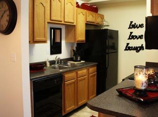 202 Goldfinch Ct UNIT 203, Fairdale, KY 40118