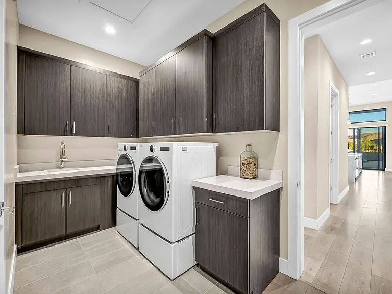 10935 Rossa Peak Ave — Photo 22