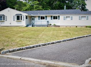 86 Edgebrook Ct, Tinton Falls, NJ 07724