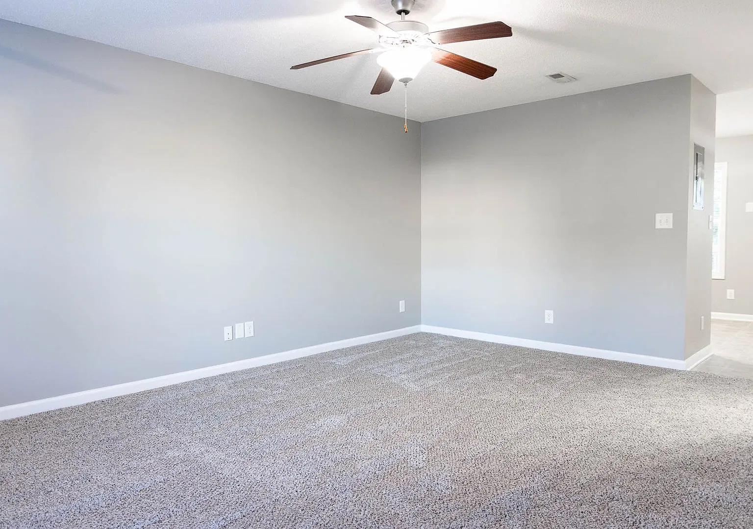 532 Patriot Park Ct. — Photo 3