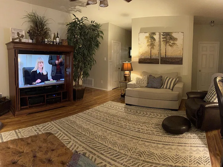 10261 Salem Way — Photo 3