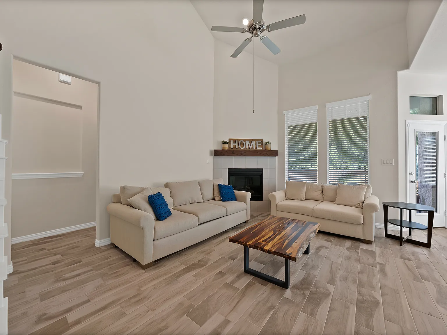 4 bed, 3.5 bath, 3549 sqft, $4,000 — Photo 3