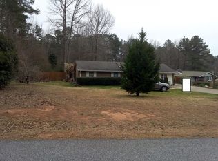 218 Glover Cir, Newnan, GA 30263