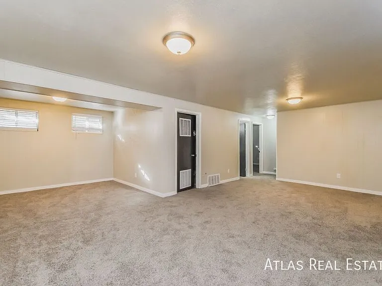 49 S Roosevelt St — Photo 8