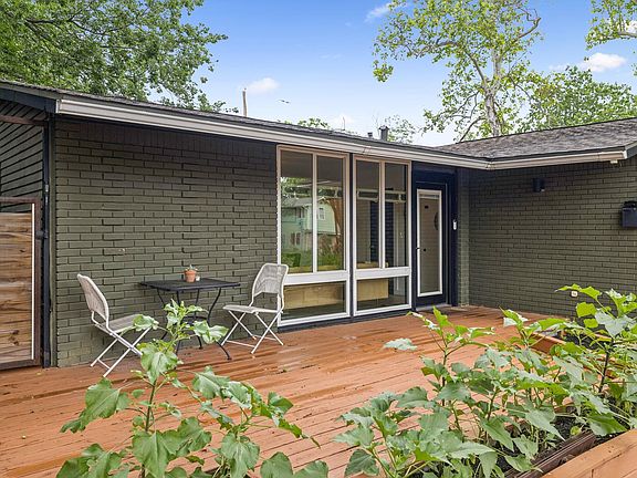 4th image of 1428 Corona Dr