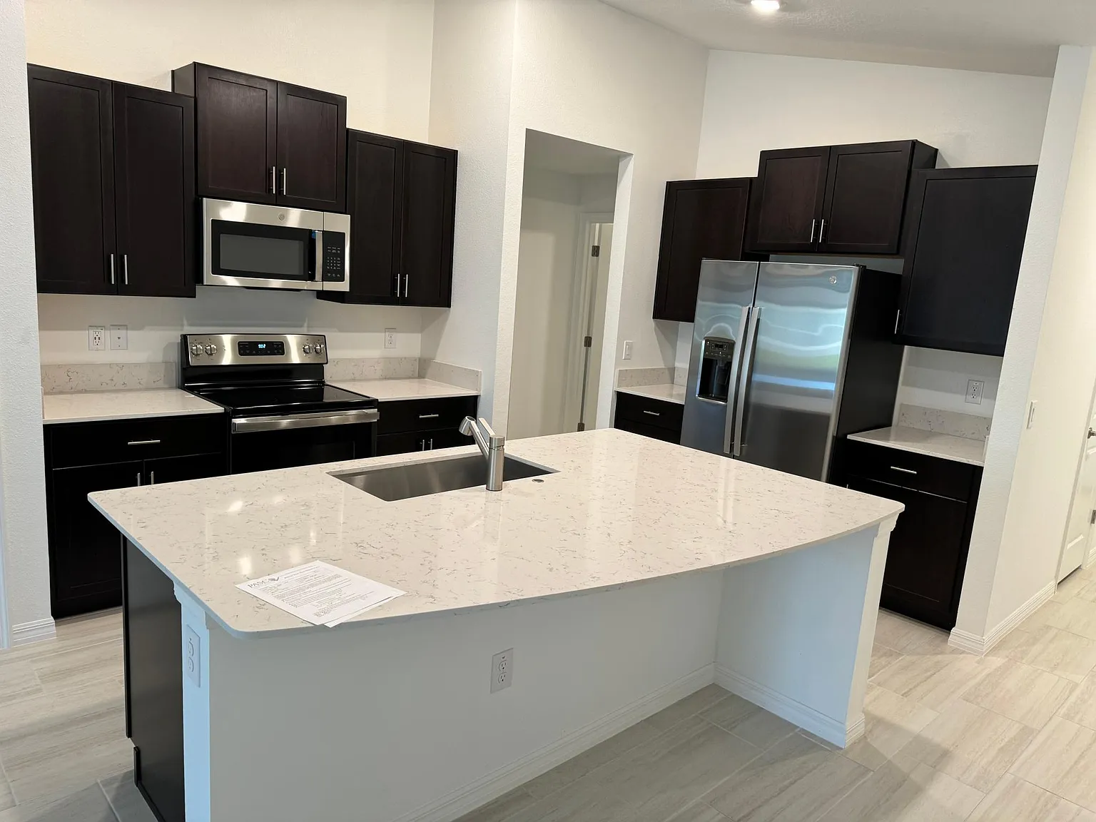 3 bed, 1448 sqft, $2,450 — Photo 3