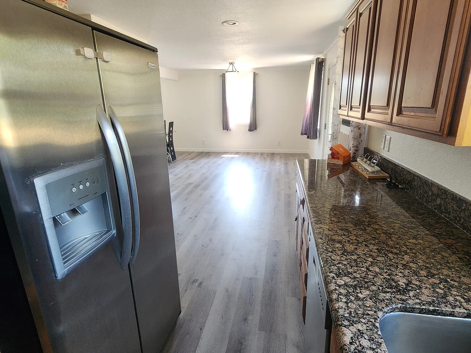 3 bed, 1440 sqft, $2,800 — Photo 2