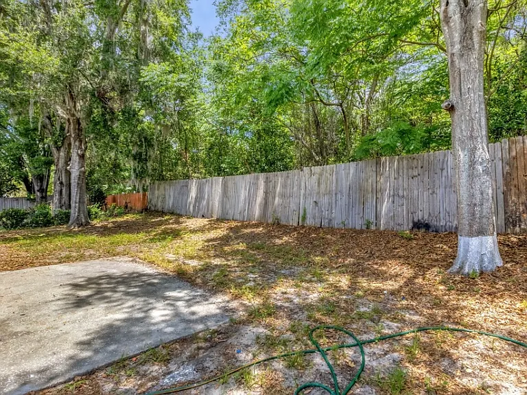 608 Bridge Creek Blvd — Photo 32