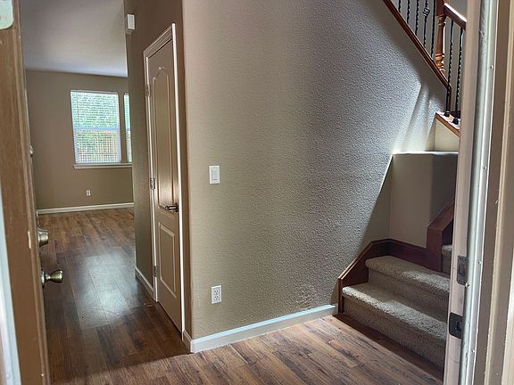 3rd image of 179 Gold Creek Dr