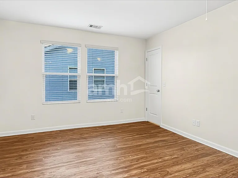 319 Crabapple Cir — Photo 9