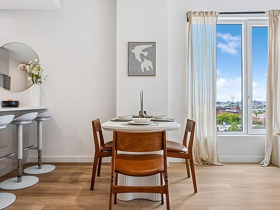 5th image of 16 West St #816
