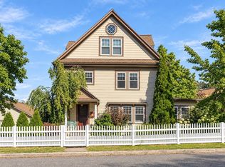 25 Green St, Marblehead, MA 01945