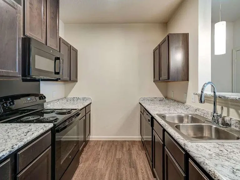 Mesa West Apartment Homes — Photo 3