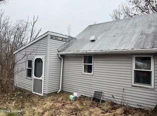 50 Garys Ln, Mill Hall, PA 17751